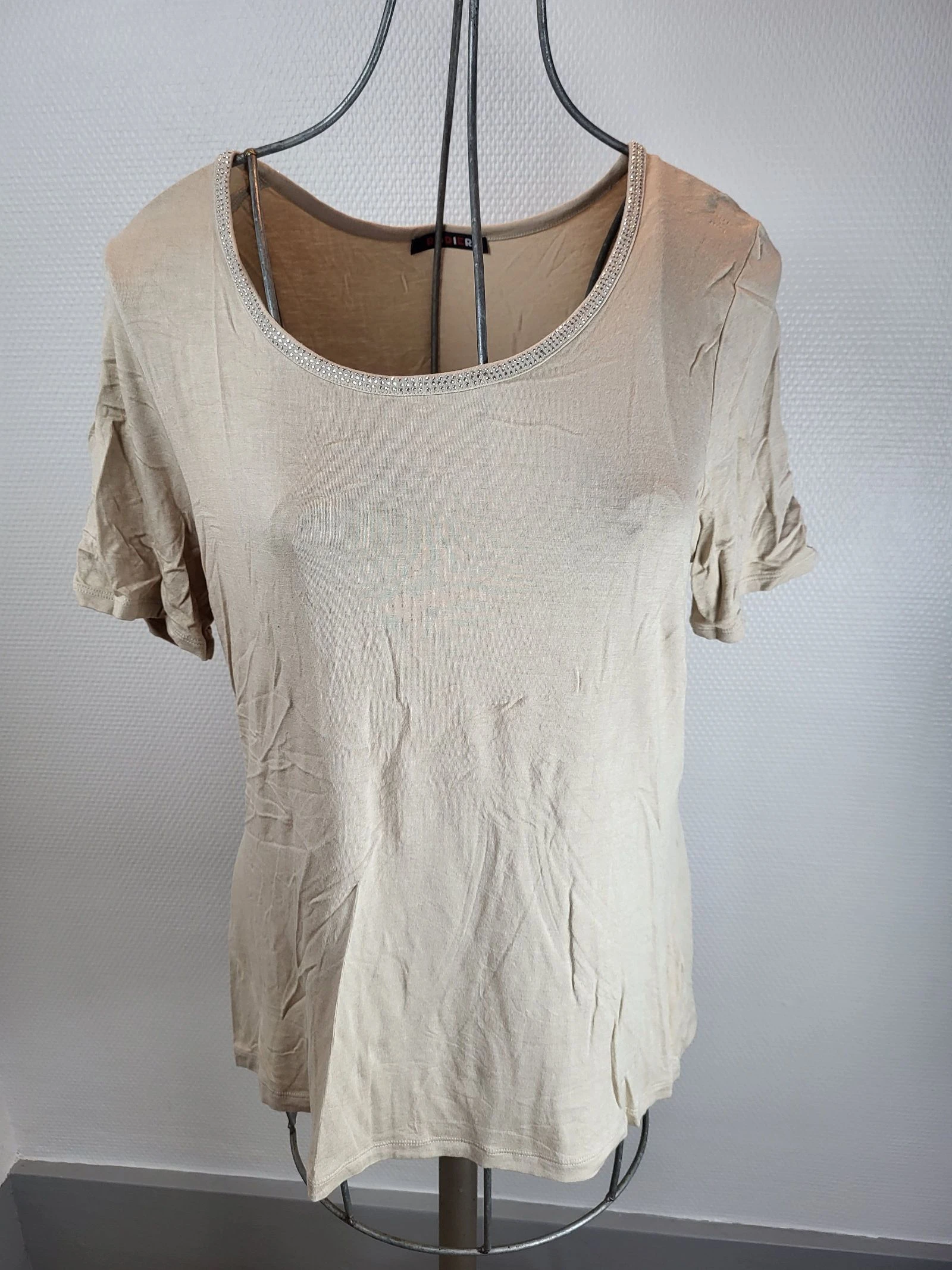 T-shirt beige nude col strassé Rodier – Taille 42 (XL) – photo 2